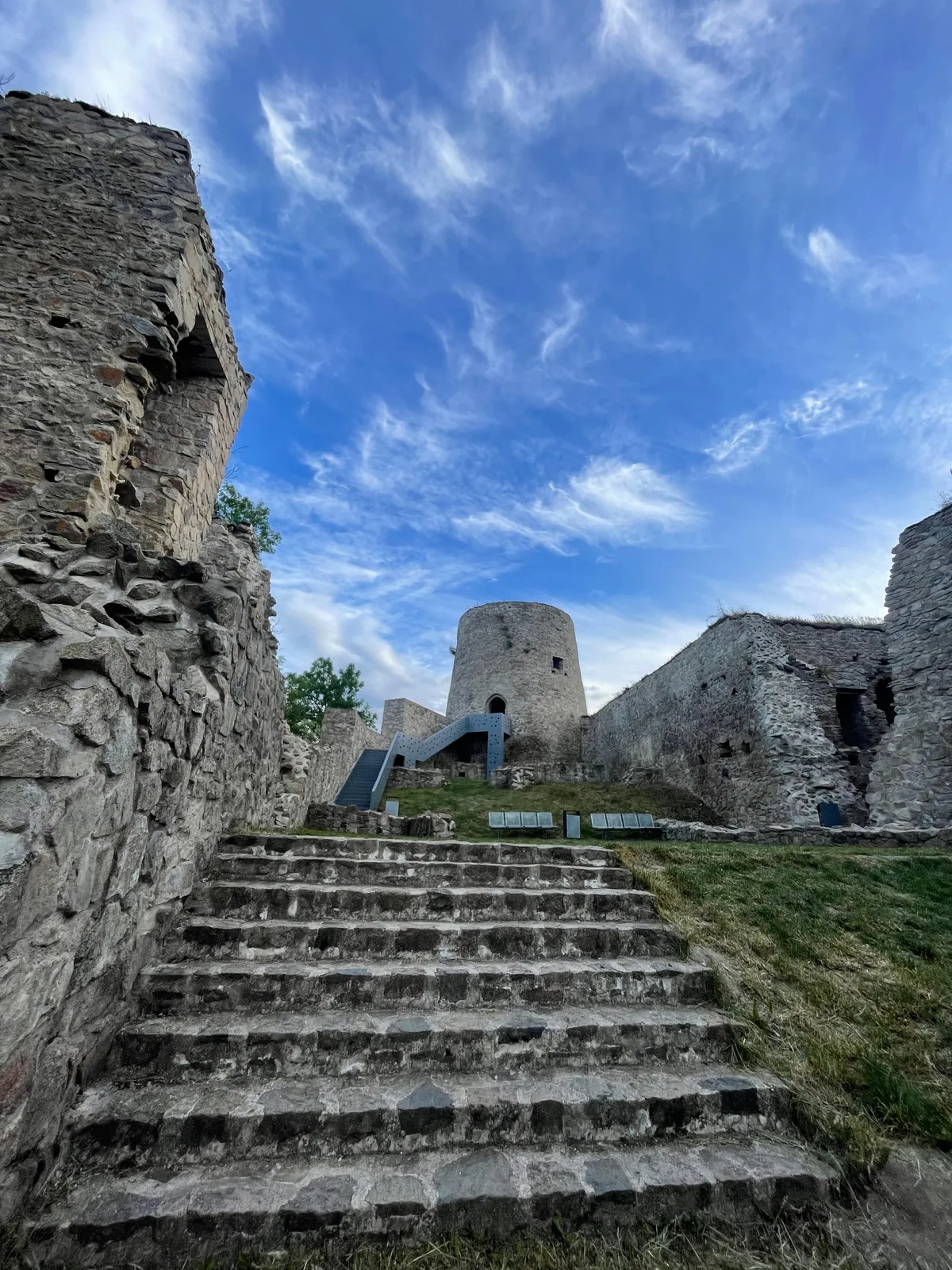 Bologa Fortress — stone steps up to the tower